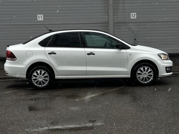 Volkswagen Polo V Рестайлинг с пробегом 2018 года, цена 989 000 рублей, 125673 км, седан, Автокод Объявления