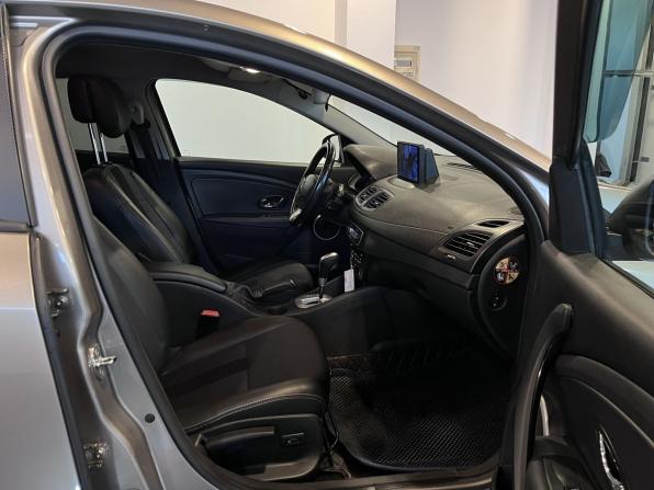 Renault Megane III с пробегом 2012 года, цена 720 000 рублей, 220875 км, хэтчбек, Автокод Объявления