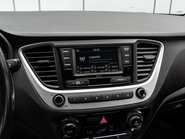 Hyundai Solaris II с пробегом 2017 года, цена 1 350 000 рублей, 108714 км, седан, Автокод Объявления