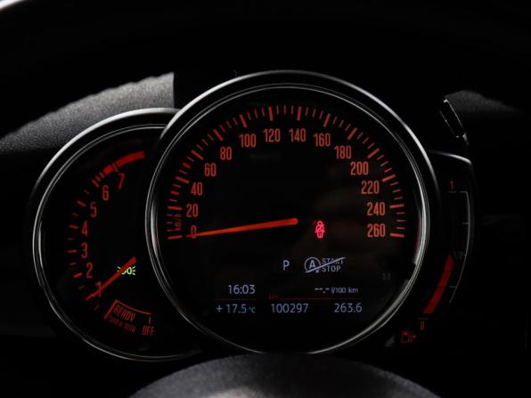 Mini Hatch III (F55/F56) с пробегом 2018 года, цена 1 599 000 рублей, 100294 км, хэтчбек, Автокод Объявления