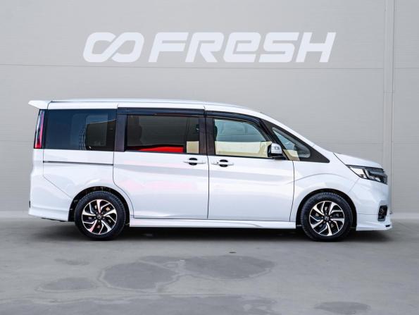 Honda Stepwgn V Рестайлинг с пробегом 2019 года, цена 2 395 000 рублей, 73018 км, минивэн, Автокод Объявления