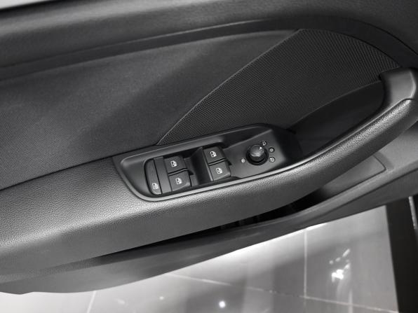 Audi A3 III (8V) Рестайлинг с пробегом 2019 года, цена 2 295 000 рублей, 63762 км, седан, Автокод Объявления