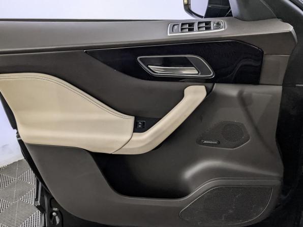 Jaguar F-Pace I с пробегом 2017 года, цена 2 850 000 рублей, 95951 км, внедорожник, Автокод Объявления