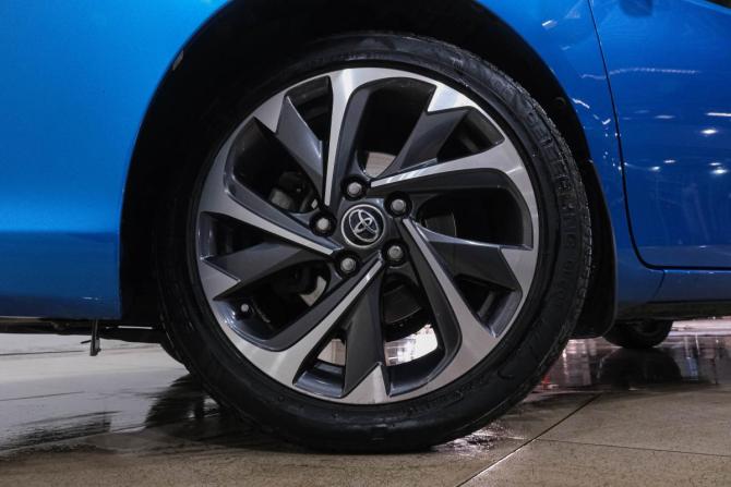 Toyota Auris II Рестайлинг с пробегом 2015 года, цена 1 649 000 рублей, 52700 км, хэтчбек, Автокод Объявления