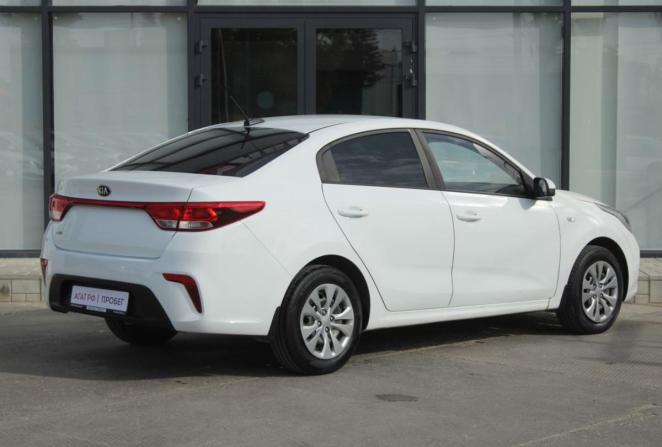 Kia Rio III Рестайлинг с пробегом 2017 года, цена 1 440 000 рублей, 84000 км, седан, Автокод Объявления