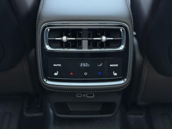 Geely Monjaro I Рестайлинг 2 с пробегом 2026 года, цена 4 150 000 рублей, 25 км, внедорожник, Автокод Объявления