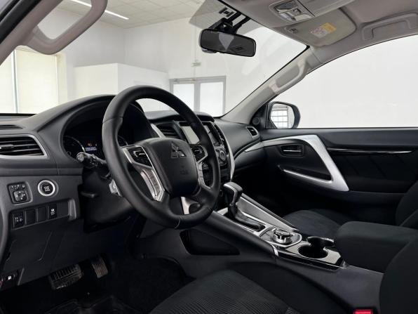 Mitsubishi Pajero Sport III с пробегом 2018 года, цена 2 800 000 рублей, 116500 км, внедорожник, Автокод Объявления