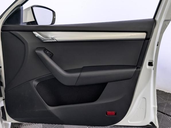 Skoda Octavia III (A7) Рестайлинг с пробегом 2019 года, цена 1 770 000 рублей, 94440 км, лифтбек, Автокод Объявления
