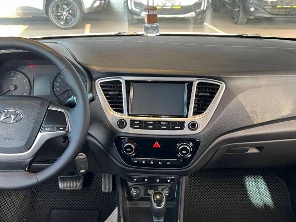 Hyundai Solaris II с пробегом 2019 года, цена 1 230 000 рублей, 103300 км, седан, Автокод Объявления
