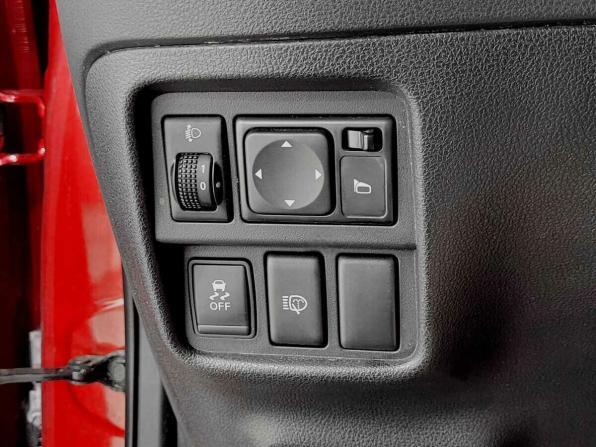 Nissan Juke I с пробегом 2013 года, цена 855 000 рублей, 109018 км, внедорожник, Автокод Объявления