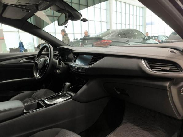 Opel Insignia II Рестайлинг с пробегом 2021 года, цена 1 750 000 рублей, 133000 км, универсал, Автокод Объявления