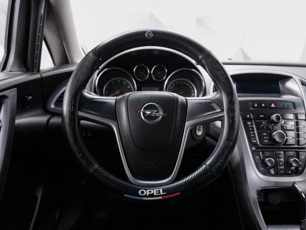 Opel Astra J Рестайлинг с пробегом 2013 года, цена 949 000 рублей, 144600 км, седан, Автокод Объявления
