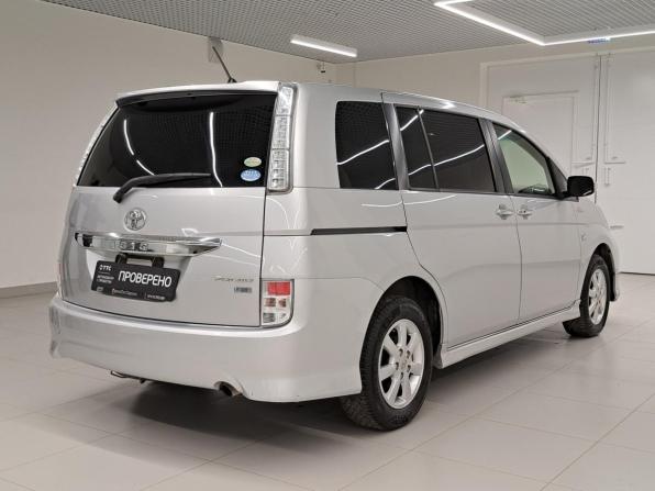 Toyota ISis I Рестайлинг с пробегом 2012 года, цена 1 229 000 рублей, 159828 км, минивэн, Автокод Объявления