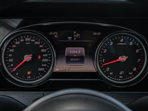 Mercedes-Benz E-Класс V (W213 S213 C238) с пробегом 2018 года, цена 1 850 000 рублей, 304391 км, седан, Автокод Объявления
