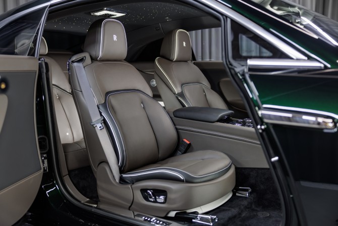 Новый Rolls-Royce Spectre 2023 года, цена 76 900 000 рублей, купе, Автокод Объявления