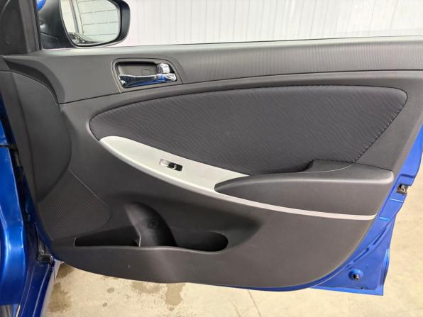 Hyundai Solaris I с пробегом 2013 года, цена 897 000 рублей, 102518 км, хэтчбек, Автокод Объявления