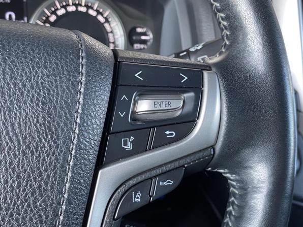 Toyota Land Cruiser 200 Series Рестайлинг 2 с пробегом 2016 года, цена 7 950 000 рублей, 84462 км, внедорожник, Автокод Объявления