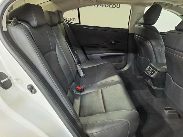Lexus ES VII Рестайлинг с пробегом 2021 года, цена 4 990 000 рублей, 88000 км, седан, Автокод Объявления