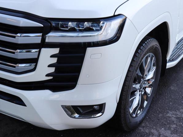 Toyota Land Cruiser 300 Series с пробегом 2022 года, цена 9 378 000 рублей, 28197 км, внедорожник, Автокод Объявления