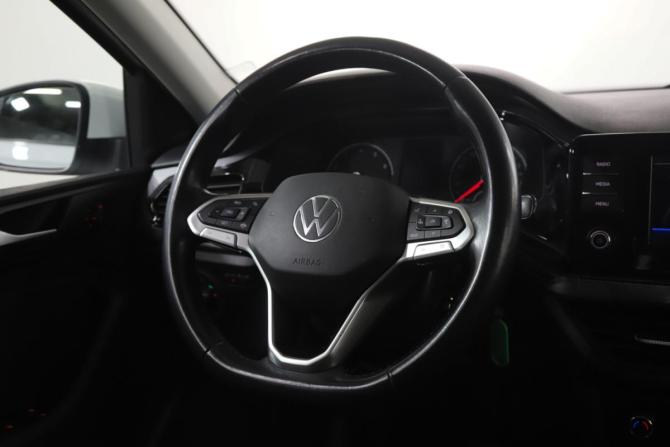 Volkswagen Polo VI с пробегом 2022 года, цена 1 645 000 рублей, 82587 км, лифтбек, Автокод Объявления