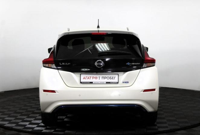 Nissan Leaf II (ZE1) с пробегом 2018 года, цена 1 590 000 рублей, 60712 км, хэтчбек, Автокод Объявления