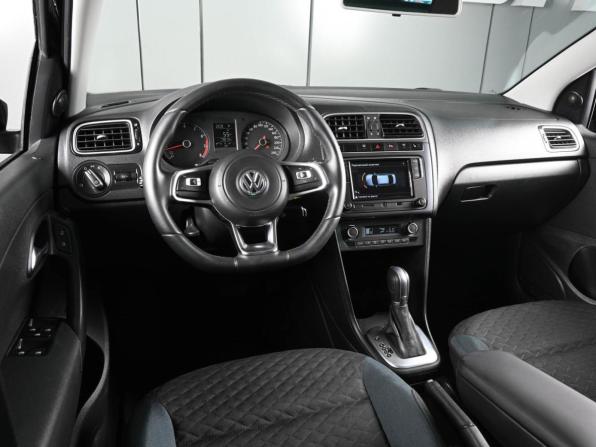 Volkswagen Polo V Рестайлинг с пробегом 2019 года, цена 1 469 000 рублей, 73810 км, седан, Автокод Объявления