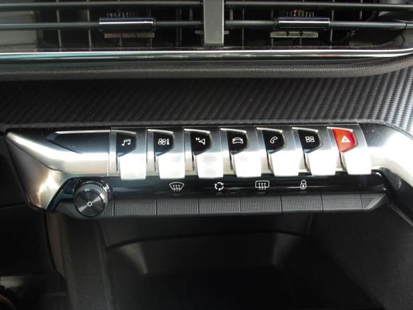 Peugeot 3008 II Рестайлинг с пробегом 2022 года, цена 2 149 000 рублей, 83500 км, внедорожник, Автокод Объявления
