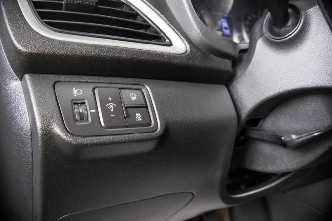 Hyundai Solaris II с пробегом 2017 года, цена 1 099 000 рублей, 208000 км, седан, Автокод Объявления
