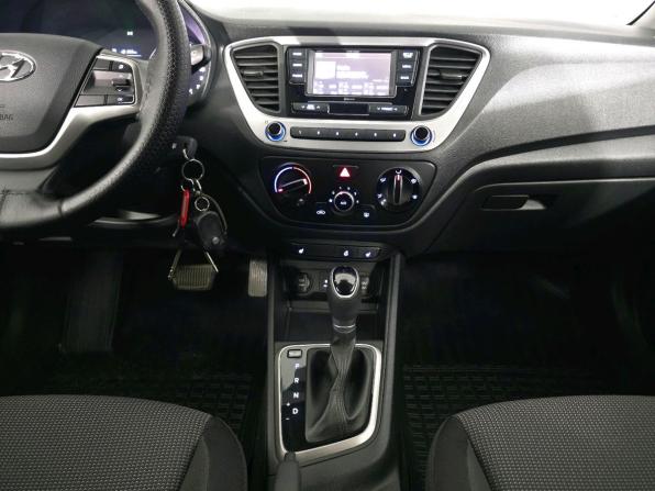 Hyundai Solaris II с пробегом 2018 года, цена 1 265 000 рублей, 133435 км, седан, Автокод Объявления