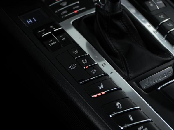 Porsche Macan I Рестайлинг с пробегом 2019 года, цена 5 149 999 рублей, 88323 км, внедорожник, Автокод Объявления
