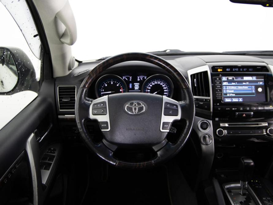 Toyota Land Cruiser 200 Series Рестайлинг 1 Санкт-Петербург  - изображение 10