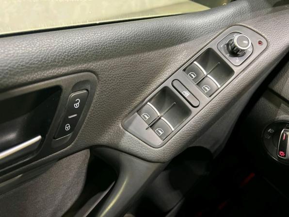 Volkswagen Tiguan I Рестайлинг с пробегом 2011 года, цена 899 000 рублей, 284853 км, внедорожник, Автокод Объявления