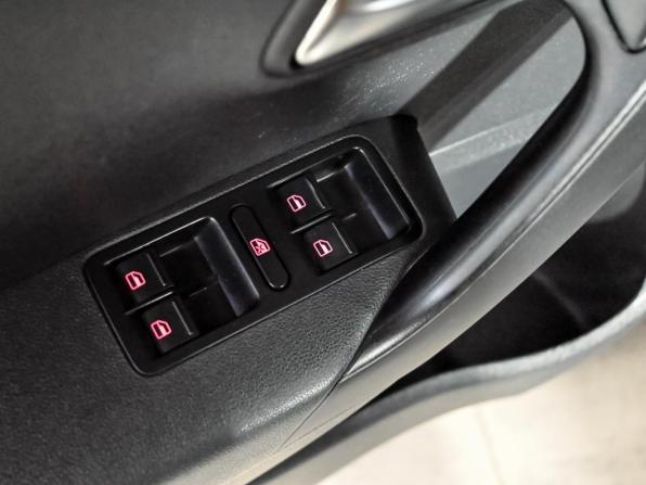 Volkswagen Polo V Рестайлинг с пробегом 2019 года, цена 1 040 000 рублей, 224888 км, седан, Автокод Объявления