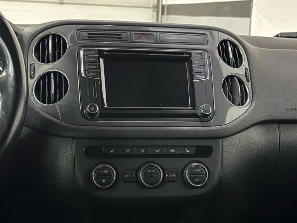 Volkswagen Tiguan I Рестайлинг с пробегом 2016 года, цена 1 700 000 рублей, 175986 км, внедорожник, Автокод Объявления