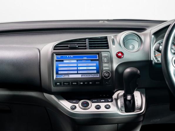 Honda Stream II Рестайлинг с пробегом 2011 года, цена 1 235 000 рублей, 131700 км, компактвэн, Автокод Объявления
