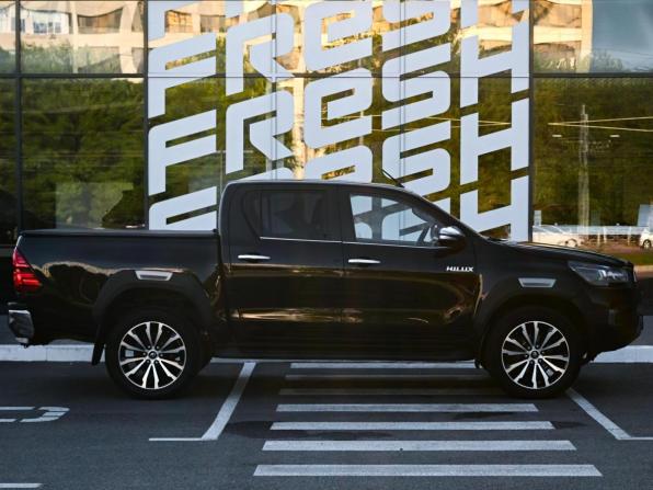 Toyota Hilux VIII с пробегом 2016 года, цена 2 949 000 рублей, 315666 км, offers.body_type.unknown, Автокод Объявления