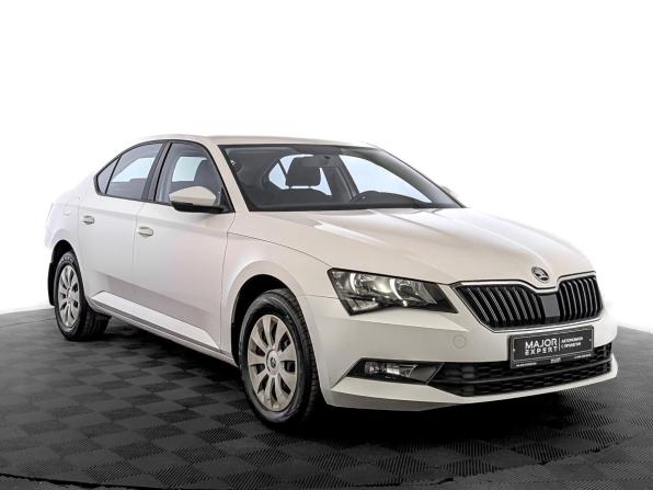 Skoda Superb III с пробегом 2019 года, цена 2 385 000 рублей, 53688 км, лифтбек, Автокод Объявления