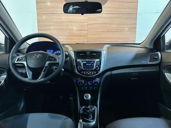 Hyundai Solaris I Рестайлинг с пробегом 2015 года, цена 899 900 рублей, 122264 км, хэтчбек, Автокод Объявления