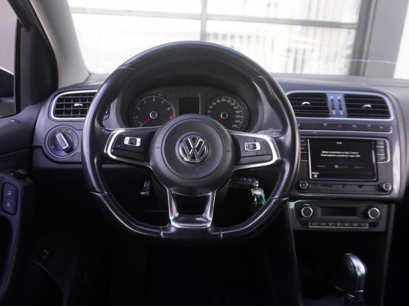 Volkswagen Polo V Рестайлинг с пробегом 2019 года, цена 1 713 000 рублей, 103977 км, седан, Автокод Объявления