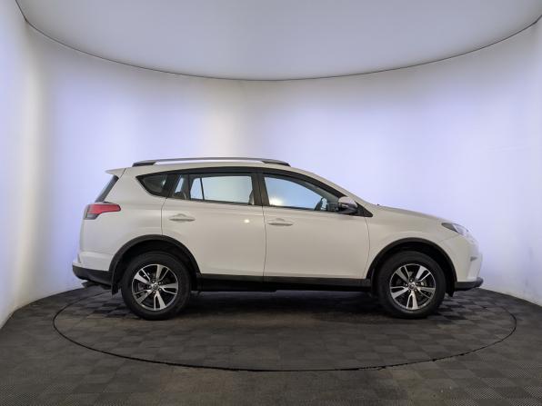 Toyota RAV4 IV (XA40) Рестайлинг с пробегом 2017 года, цена 2 325 000 рублей, 141570 км, внедорожник, Автокод Объявления