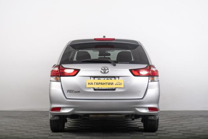 Toyota Corolla XI (E160 E170) Рестайлинг 2 с пробегом 2018 года, цена 1 299 000 рублей, 114350 км, универсал, Автокод Объявления