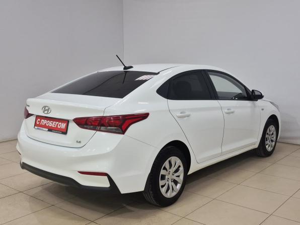 Hyundai Solaris II с пробегом 2017 года, цена 1 080 000 рублей, 160142 км, седан, Автокод Объявления