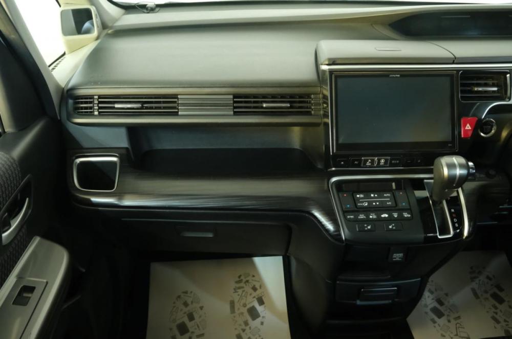 Honda Stepwgn V Омск  - изображение 18