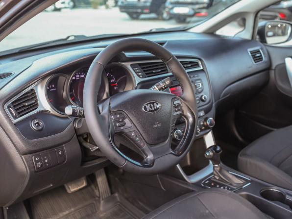 Kia Ceed II Рестайлинг с пробегом 2017 года, цена 1 349 000 рублей, 171609 км, универсал, Автокод Объявления