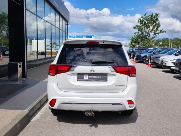 Mitsubishi Outlander III Рестайлинг 3 с пробегом 2022 года, цена 2 510 000 рублей, 72793 км, внедорожник, Автокод Объявления