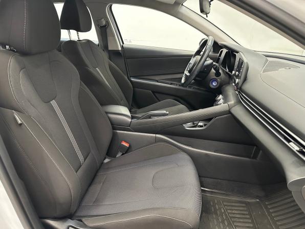 Hyundai Elantra VII (CN7) с пробегом 2022 года, цена 2 140 000 рублей, 43244 км, седан, Автокод Объявления
