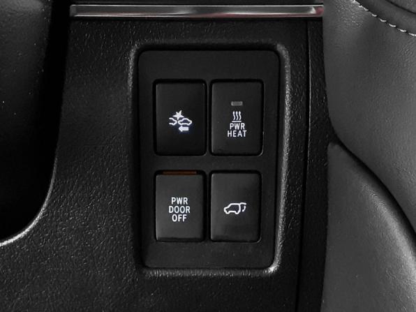 Toyota Land Cruiser 200 Series Рестайлинг 2 с пробегом 2015 года, цена 5 890 000 рублей, 121000 км, внедорожник, Автокод Объявления