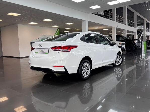 Hyundai Solaris II с пробегом 2018 года, цена 895 000 рублей, 142352 км, седан, Автокод Объявления