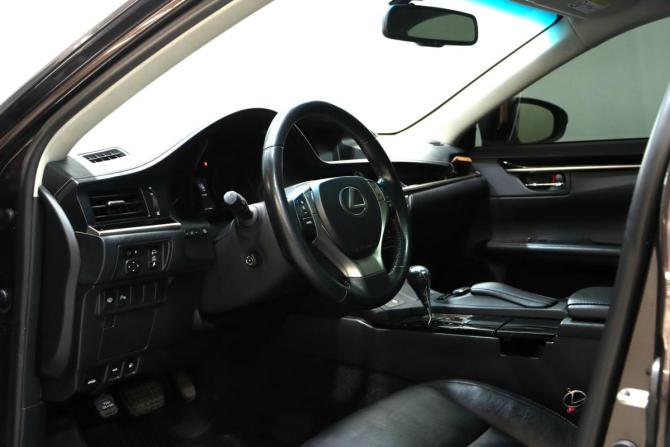 Lexus ES VI с пробегом 2014 года, цена 2 400 000 рублей, 111126 км, седан, Автокод Объявления