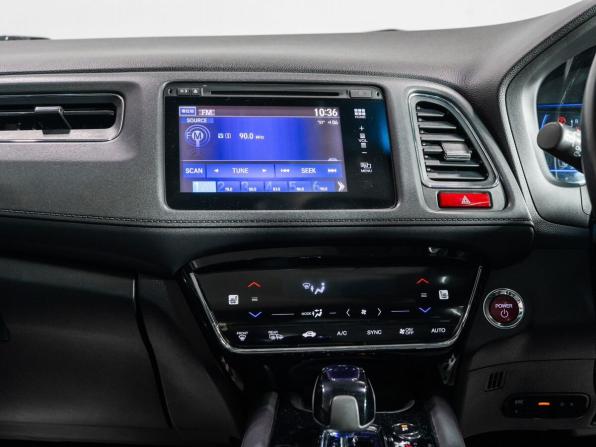 Honda Vezel I с пробегом 2014 года, цена 1 370 000 рублей, 132800 км, внедорожник, Автокод Объявления